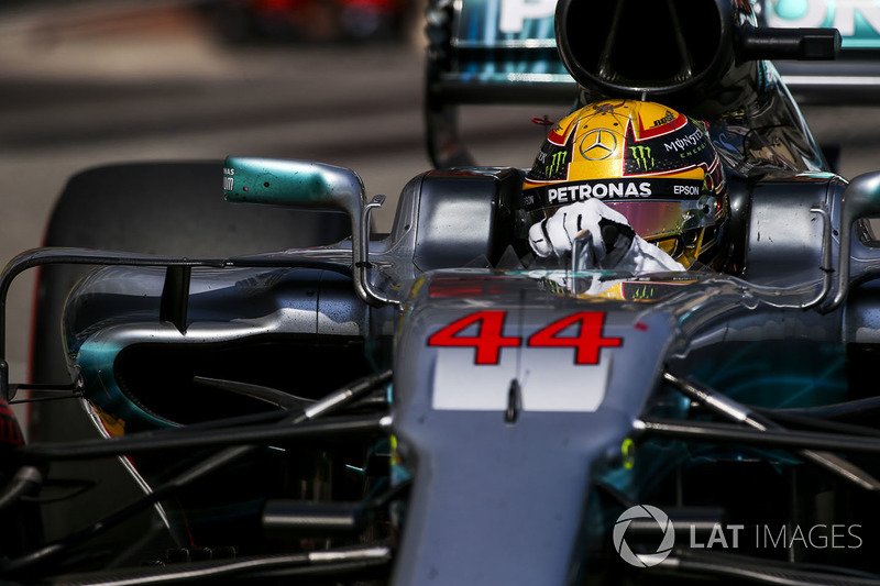 Lewis Hamilton, Mercedes AMG (7º), criticó a Ferrari...