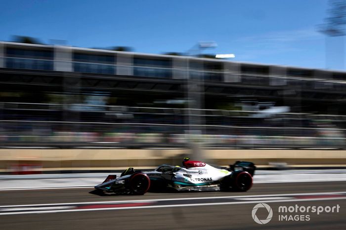 Lewis Hamilton, Mercedes W13
