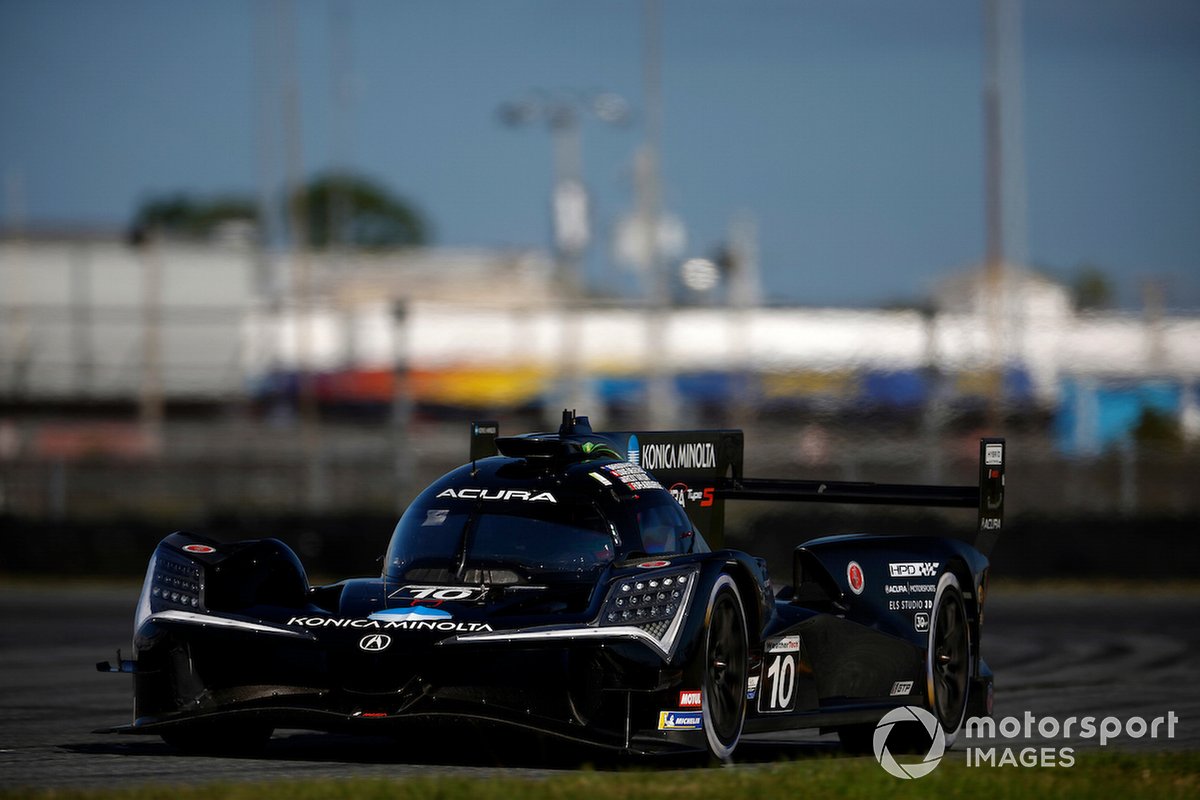#10 Wayne Taylor Racing Acura ARX-06 GTP: Ricky Taylor, Filipe Albuquerque, Brendon Hartley, Louis Deletraz