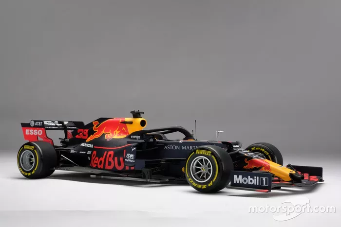 Aston Martin Red Bull Racing RB15 van Amalgam, schaal 1:8