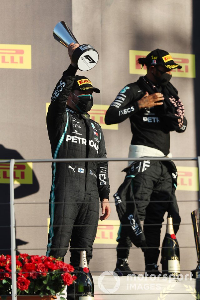 Podio: segundo lugar Valtteri Bottas, Mercedes-AMG F1, ganador Lewis Hamilton, Mercedes-AMG F1