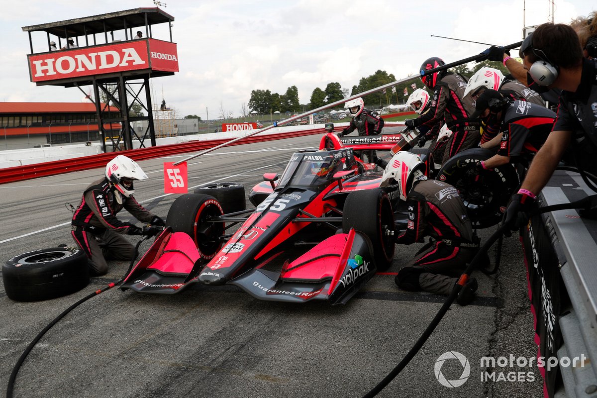 Alex Palou, Dale Coyne Racing with Team Goh Honda, pit stop