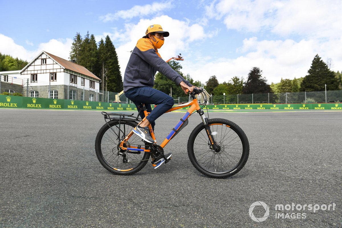 Carlos Sainz Jr., McLaren