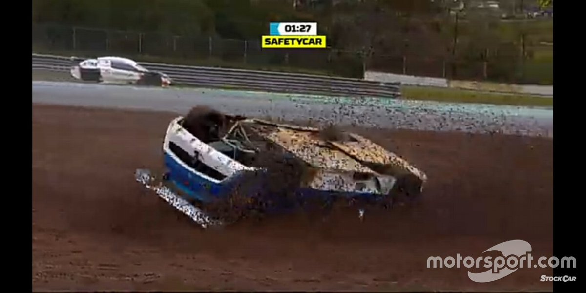 Dante Fibra capota na Stock Light em Interlagos