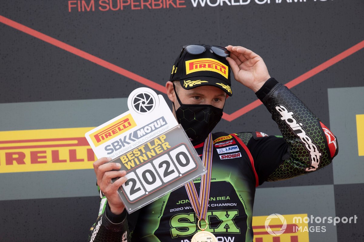 Jonathan Rea, Kawasaki Racing Team riceve il trofeo per il giro veloce