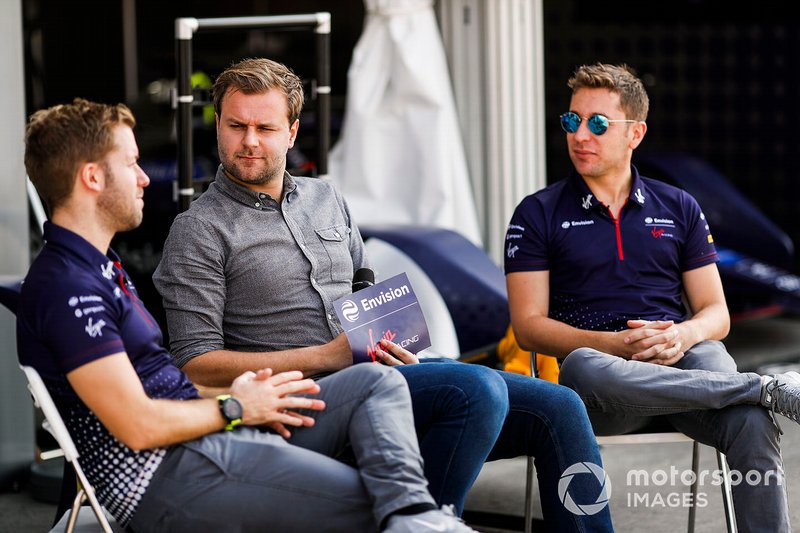 Sam Bird, Envision Virgin Racing, commentator Jack Nichols, Robin Frijns, Envision Virgin Racing