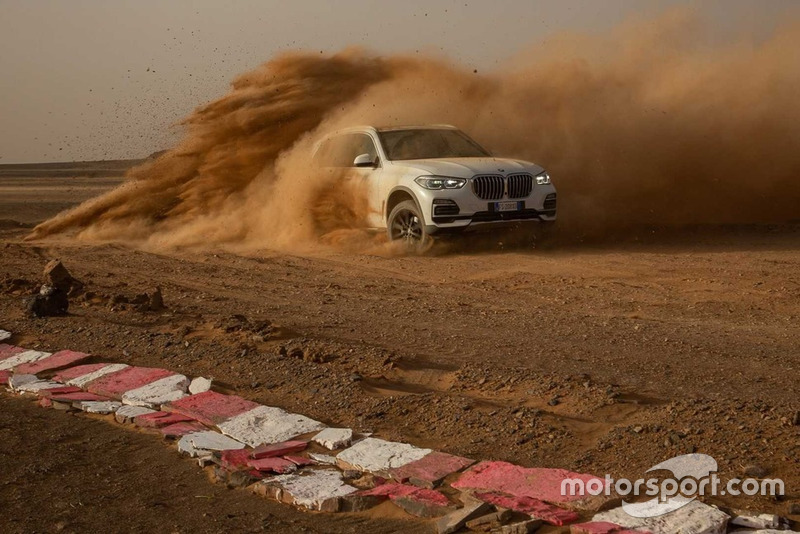 BMW X5, трасса «Монца» в Сахаре