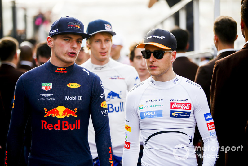 Max Verstappen, Red Bull Racing, Stoffel Vandoorne, McLaren