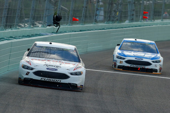 Brad Keselowski, Team Penske, Ford Fusion Discount Tire, Paul Menard, Wood Brothers Racing, Ford Fusion Quick Lane Tire & Auto Center