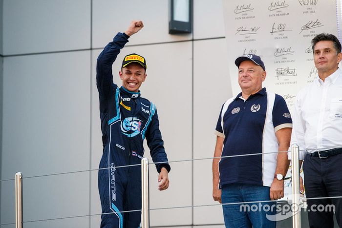 Podio: ganador de la carrera Alexander Albon, DAMS