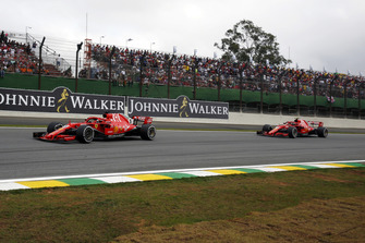 Sebastian Vettel, Ferrari SF71H devant Kimi Raikkonen, Ferrari SF71H