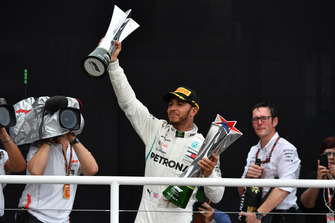 Lewis Hamilton, Mercedes AMG F1 op het podium
