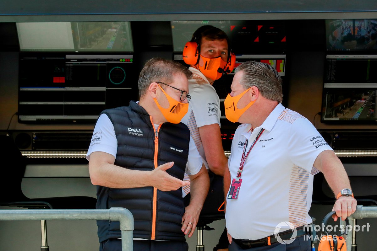 Andreas Seidl, director del equipo McLaren, y Zak Brown, director general de McLaren Racing