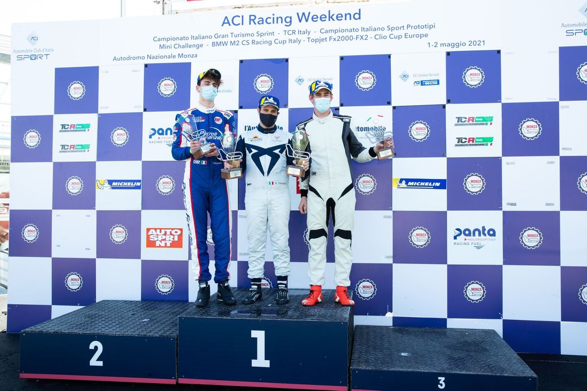 Il podio di Gara 2: Secondo posto Eric Brigliadori, BF Motorsport, Audi RS 3 LMS TCR, primo posto Salvatore Tavano, Scuderia del Girasole by Cupra Racing, Cupra Leon Competición TCR, terzo posto Kevin Ceccon, Aggressive Team Italia, Hyundai i30 N TCR