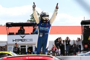 Race winner A.J. Allmendinger, Kaulig Racing, Chevrolet Camaro