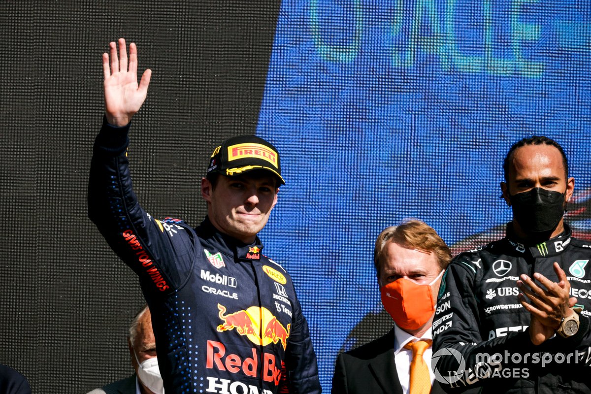 Podio: ganador Max Verstappen, Red Bull Racing