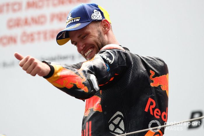 Podio: ganador Brad Binder, Red Bull KTM Factory Racing