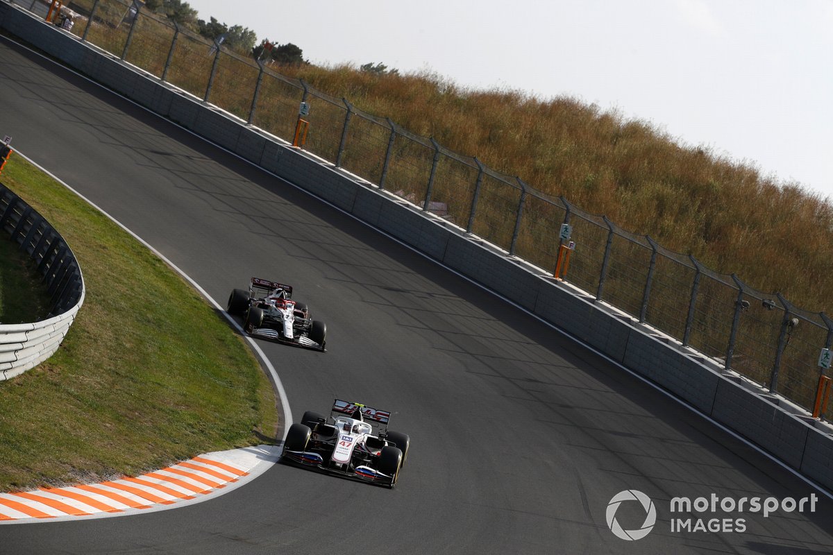 Mick Schumacher, Haas VF-21, Kimi Raikkonen, Alfa Romeo Racing C41