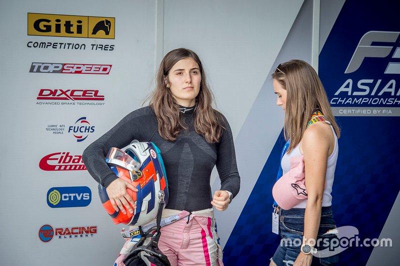 Tatiana Calderón, Seven GP