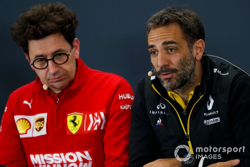 Cyril Abiteboul, Director General, Renault F1 Team, y Mattia Binotto, Director Ferrari