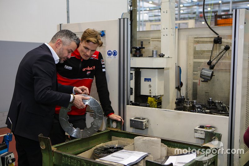Visita di Chaz Davies agli stabilimenti Brembo