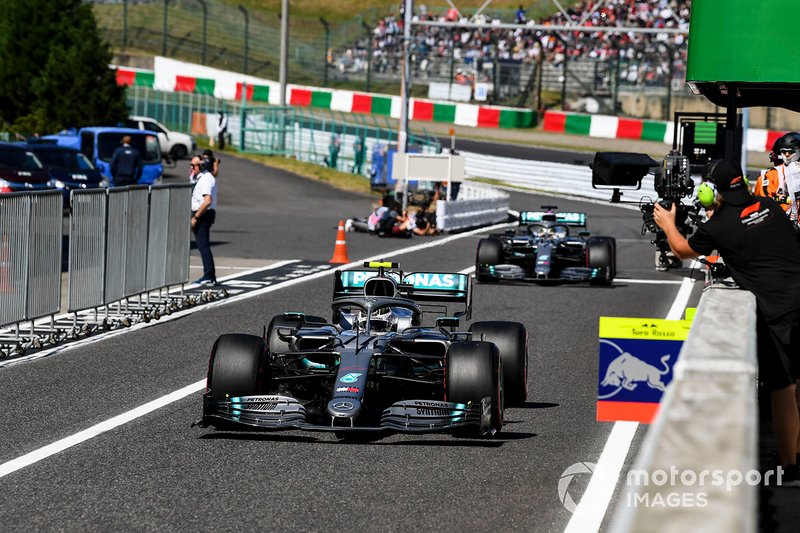 Valtteri Bottas, Mercedes AMG W10 and Lewis Hamilton, Mercedes AMG F1 W10