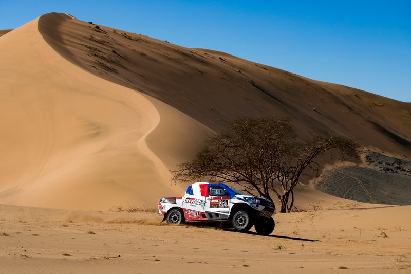 #320 Gazoo Racing Toyota: Ronan Chabot, Gilles Pillot