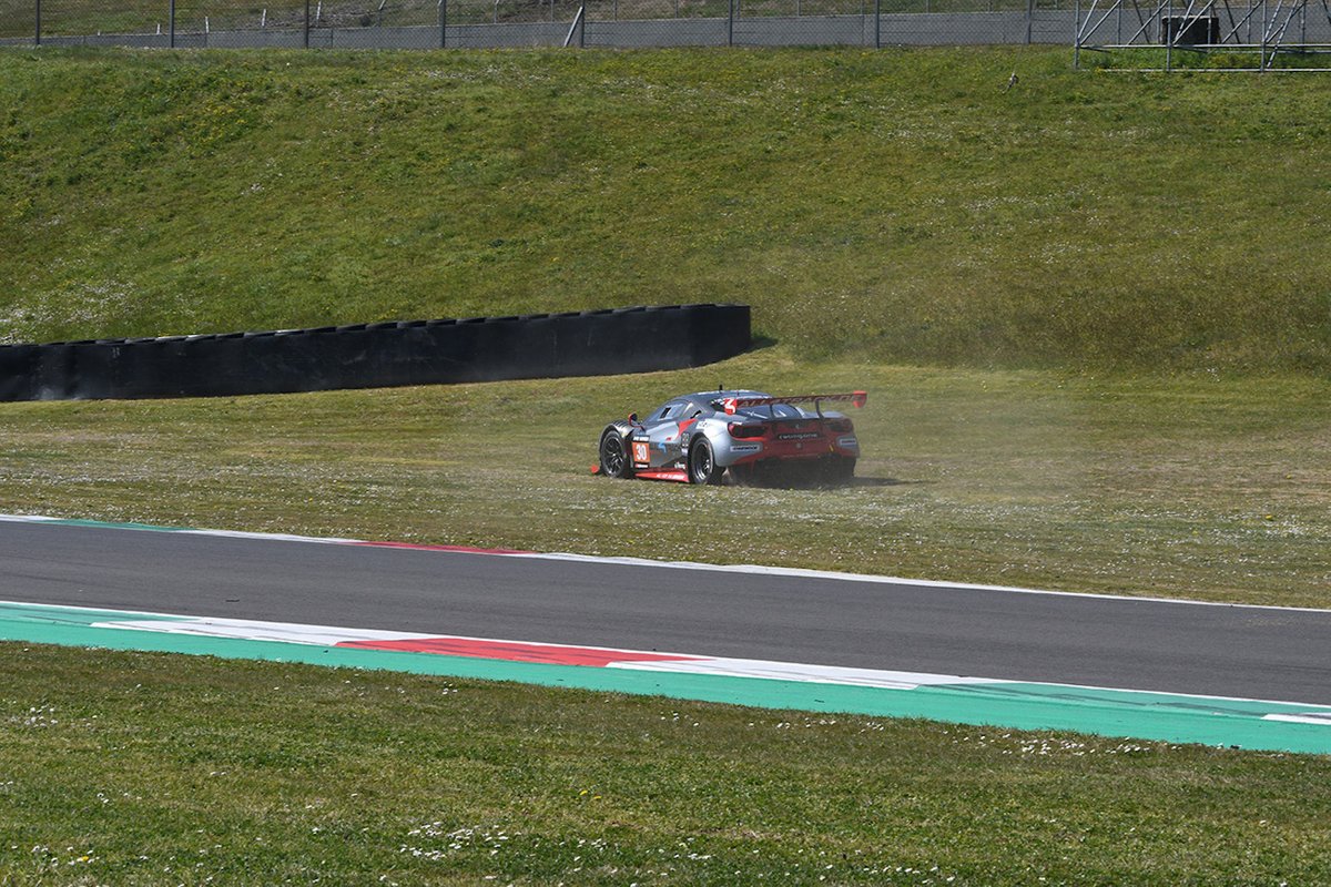 #30 Hella Pagid - Racing One: Axel Sartingen, Daniel Schwerfeld, Francesco Lopez, Daniele Di Amato, Ferrari 488 GT3 Evo