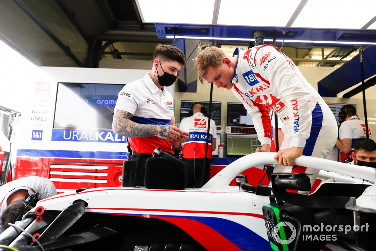 Mick Schumacher, Haas VF-21