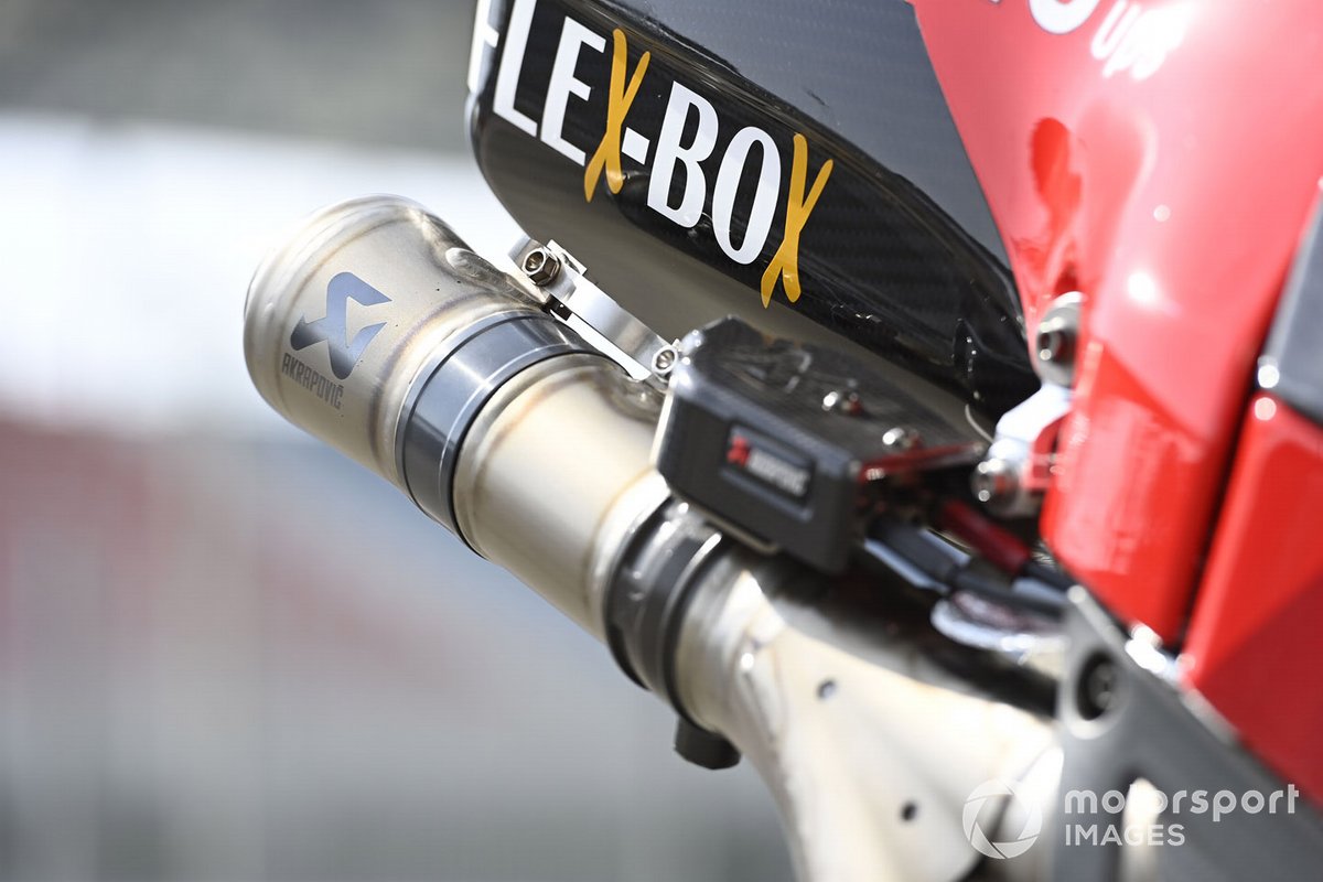 Detalle de la moto Ducati Team