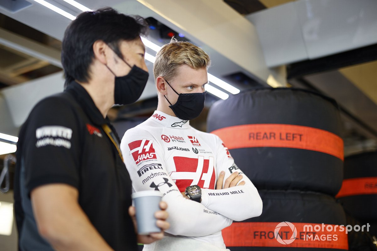 Mick Schumacher, Haas F1, nel garage