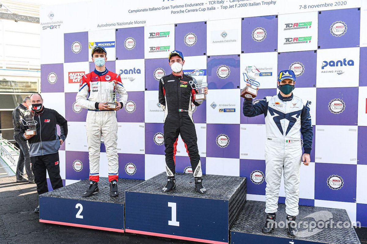 Il podio di Gara 2: primo posto, Jonathan Giacon, MM Motorsport, Honda Civic Type R TCR, secondo posto, Eric Brigliadori, BF Motorsport, Audi RS 3 LMS TCR, terzo posto, Salvatore Tavano, Scuderia del Girasole by Cupra Racing, Cupra Leon Competicion TCR