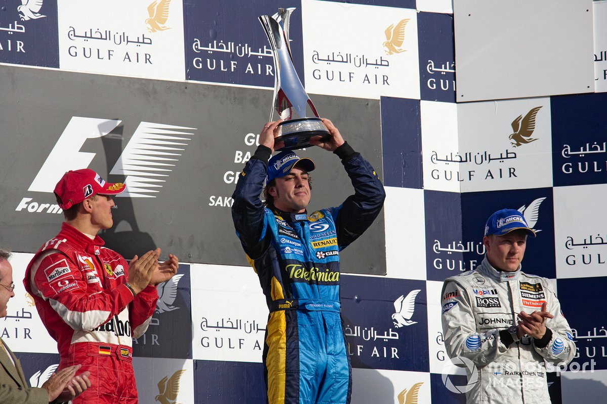 El ganador Fernando Alonso, Renault F1 Team, sgundo Michael Schumacher, Ferrari, tercero Kimi Räikkönen, McLaren