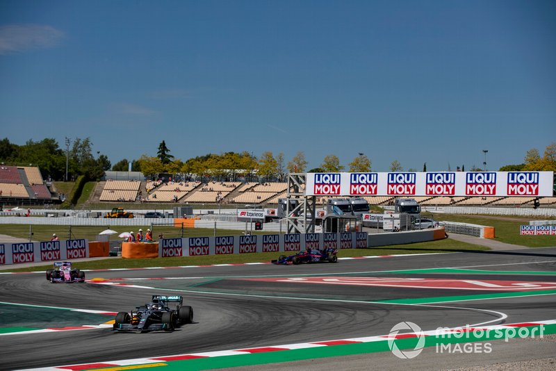 Lewis Hamilton, Mercedes AMG F1 W10, leads Sergio Perez, Racing Point RP19