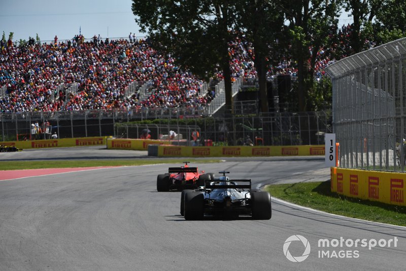 Sebastian Vettel, Ferrari SF90, Lewis Hamilton, Mercedes AMG F1 W10