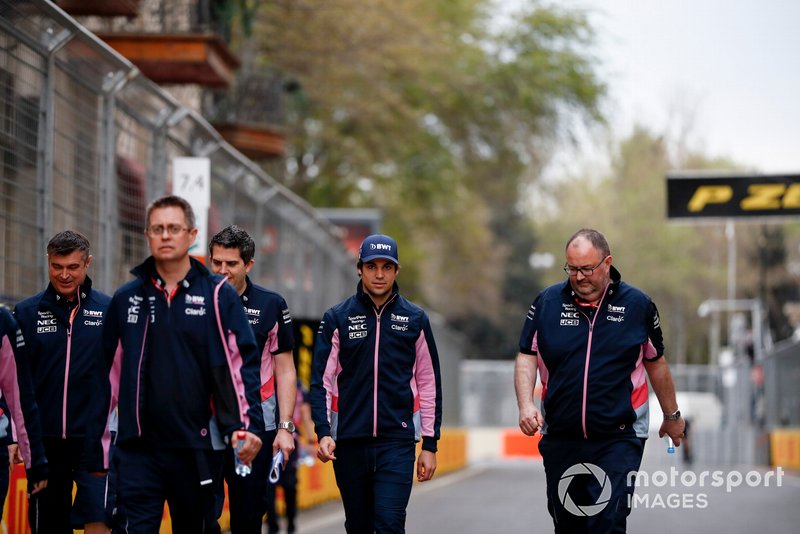 Lance Stroll, Racing Point walks the track with his engineers