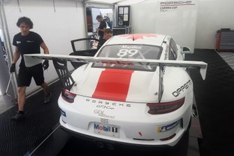 La Porsche di Bashar Mardini, GDL Racing, nel garage