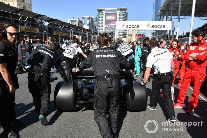 Lewis Hamilton, Mercedes AMG F1 W10, arrives on the grid