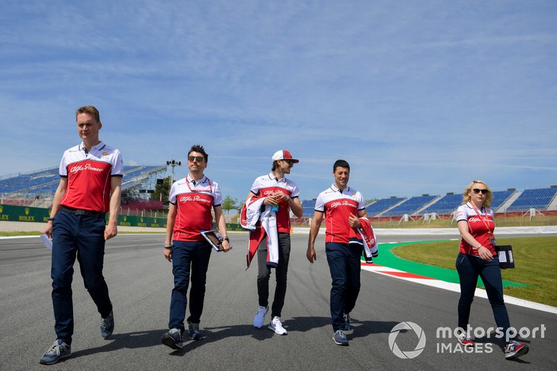 Antonio Giovinazzi, Alfa Romeo Racing walks the track