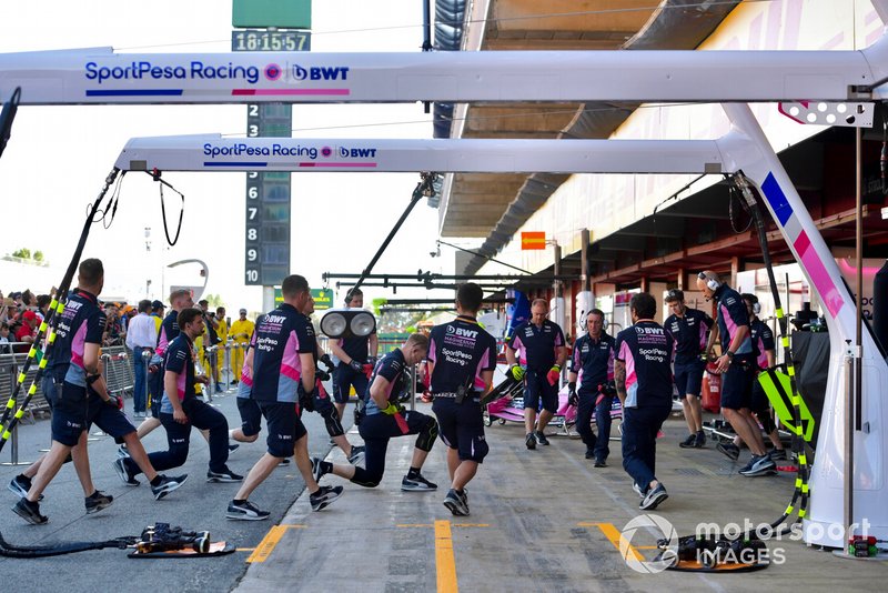 Racing Point mechanics warm up