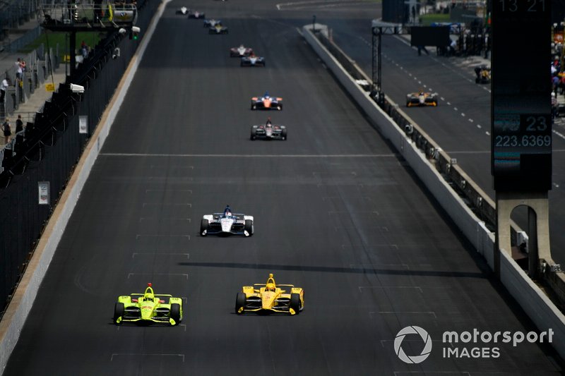 Simon Pagenaud, Team Penske Chevrolet, Helio Castroneves, Team Penske Chevrolet