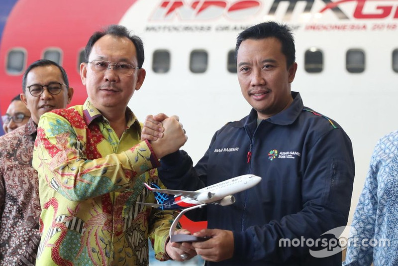 Menteri Pemuda dan Olahraga (Menpora) Republik Indonesia Imam Nahrawi dan President & CEO Sriwijaya Air Chandra Lie