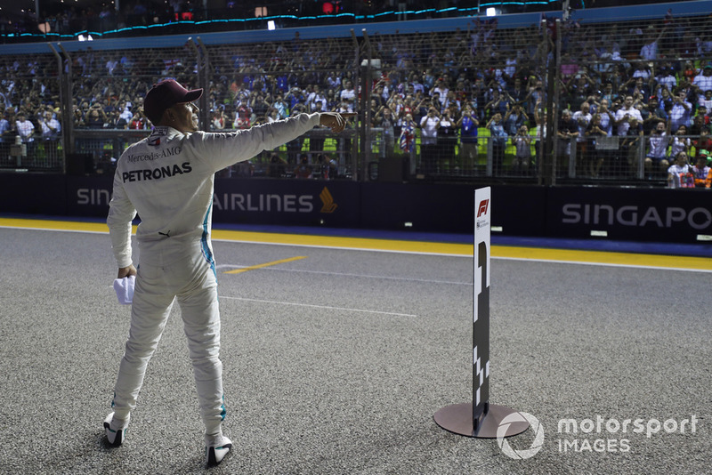 Lewis Hamilton 79. rajtelsősége a Forma-1-ben - F1 2018 - Szingapúri Nagydíj