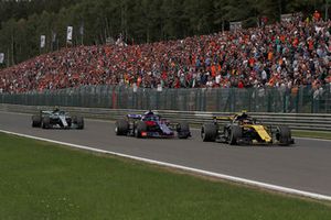 Carlos Sainz Jr., Renault Sport F1 Team R.S. 18, Brendon Hartley, Scuderia Toro Rosso STR13 and Valtteri Bottas, Mercedes AMG F1 W09