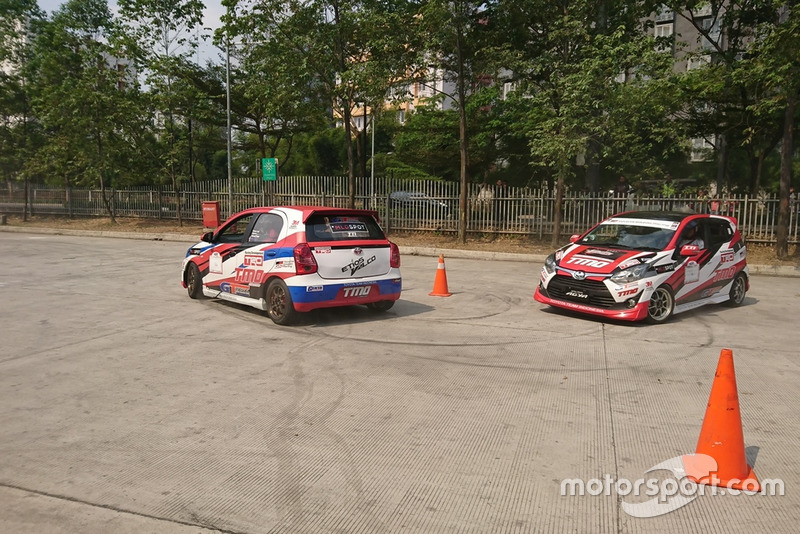 Aksi Tim Slalom Toyota Team Indonesia