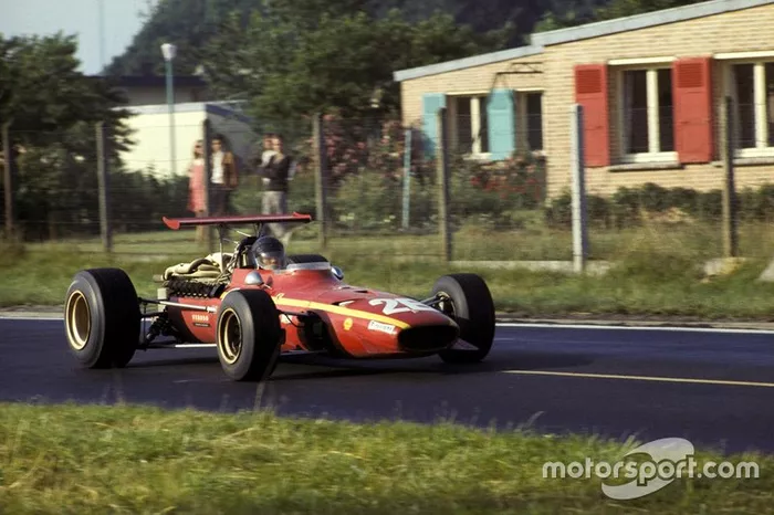 11- Jacky Ickx, 23 años, 6 meses y 6 días en el GP de Francia 1968