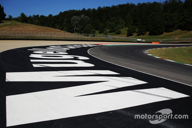 Localizada nas colinas da Toscana, Mugello possui muitas mudanças de elevação, além de ter uma pista estreita e com algumas ondulações;