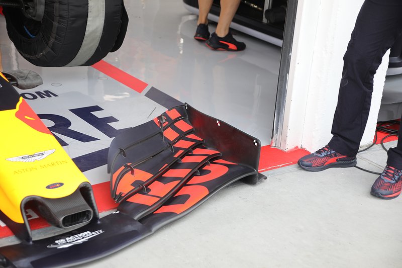 Red Bull Racing RB15, front wing