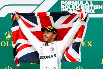 Podium: race winner Lewis Hamilton, Mercedes AMG F1