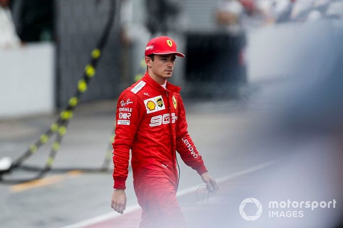 Charles Leclerc, Ferrari retirado de la carrera